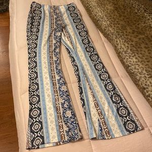 Patterned stretchy flare pants